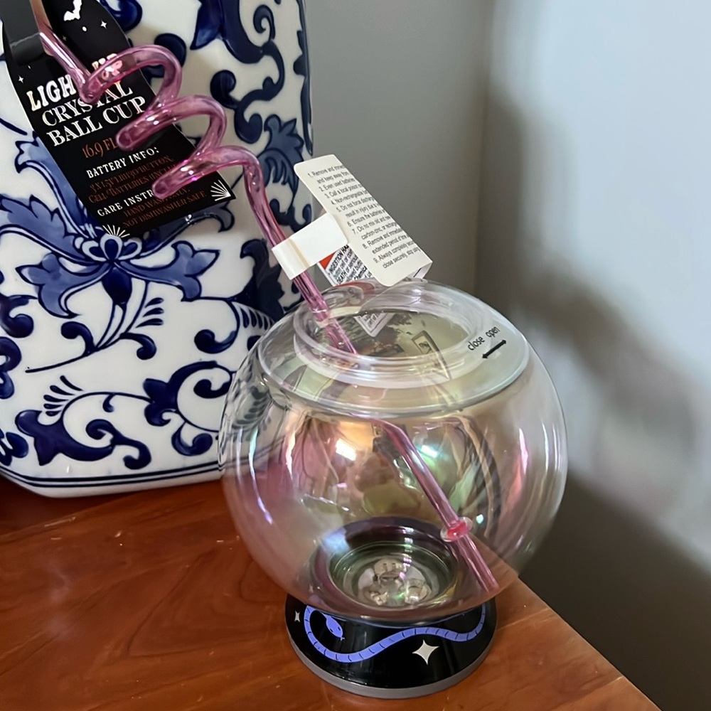 Light up crystal ball tumbler with curly straw and lid